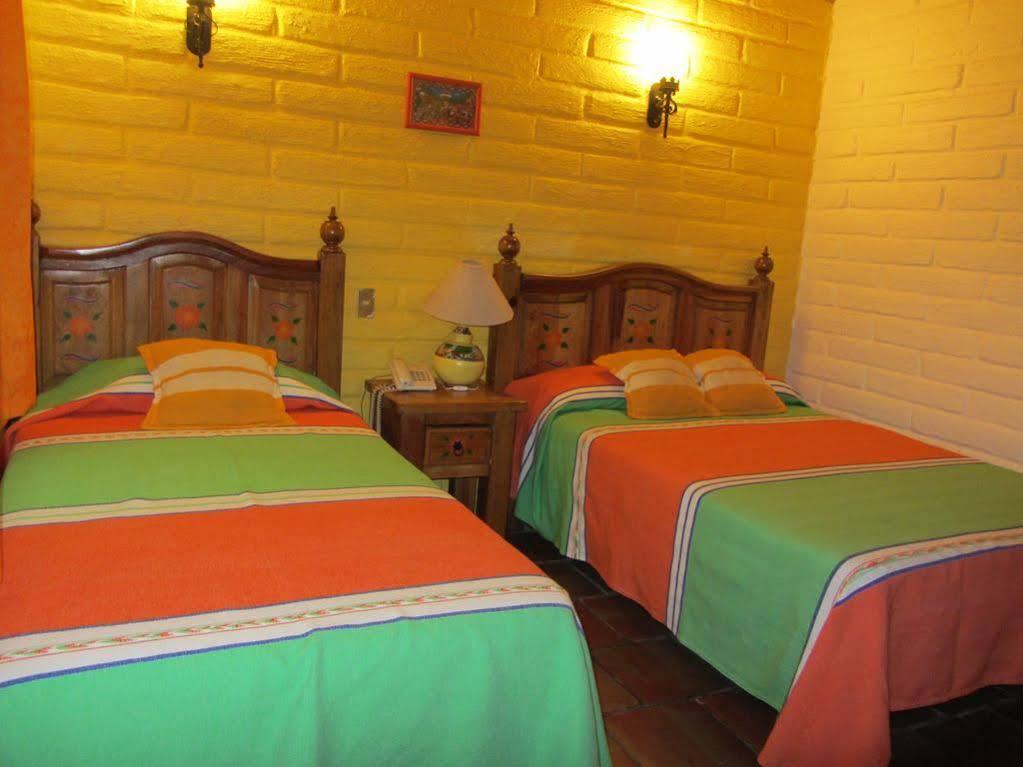 לינה וארוחת בוקר Tlaquepaque Casa Del Retono מראה חיצוני תמונה